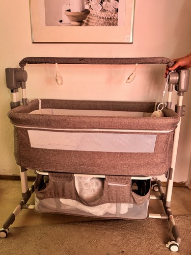 Baby bassinet mit - , elektrischer